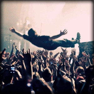 floating_crowd_surfer
